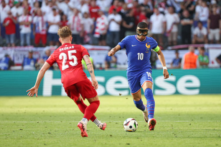 DK轻取TL，Jankos极限生还后反打强强对话淘汰赛，技惊四座