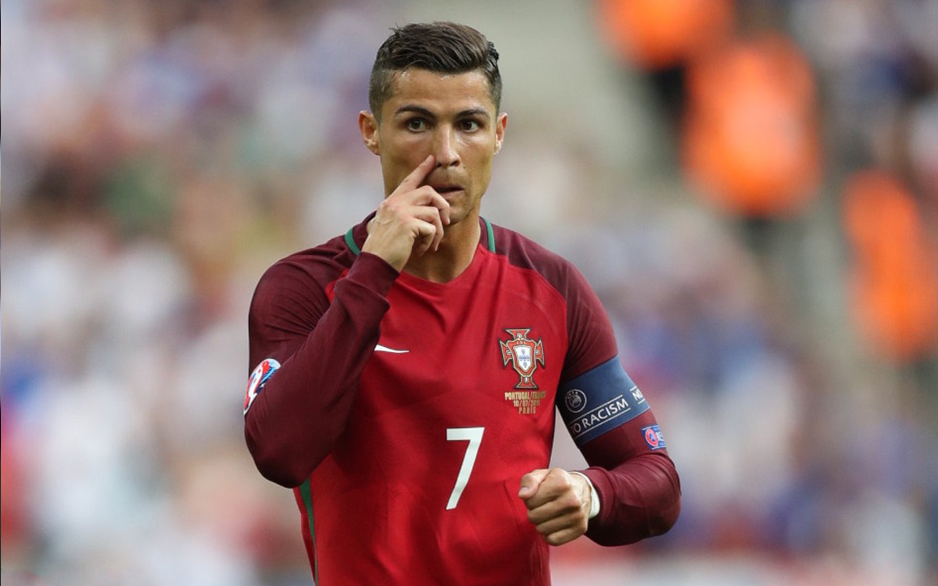 国家德比隐形MVP!巴斯托尼,用大师级防守与决胜长传,写下中卫新篇章